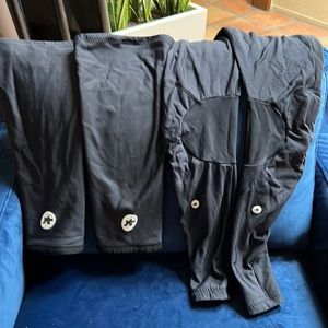 Assos set full leg and knee warmers. Size 0.  Gently used.